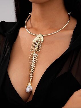 Gold Fishbone Pendant Choker Necklace | Baroque Pearl Statement Necklace